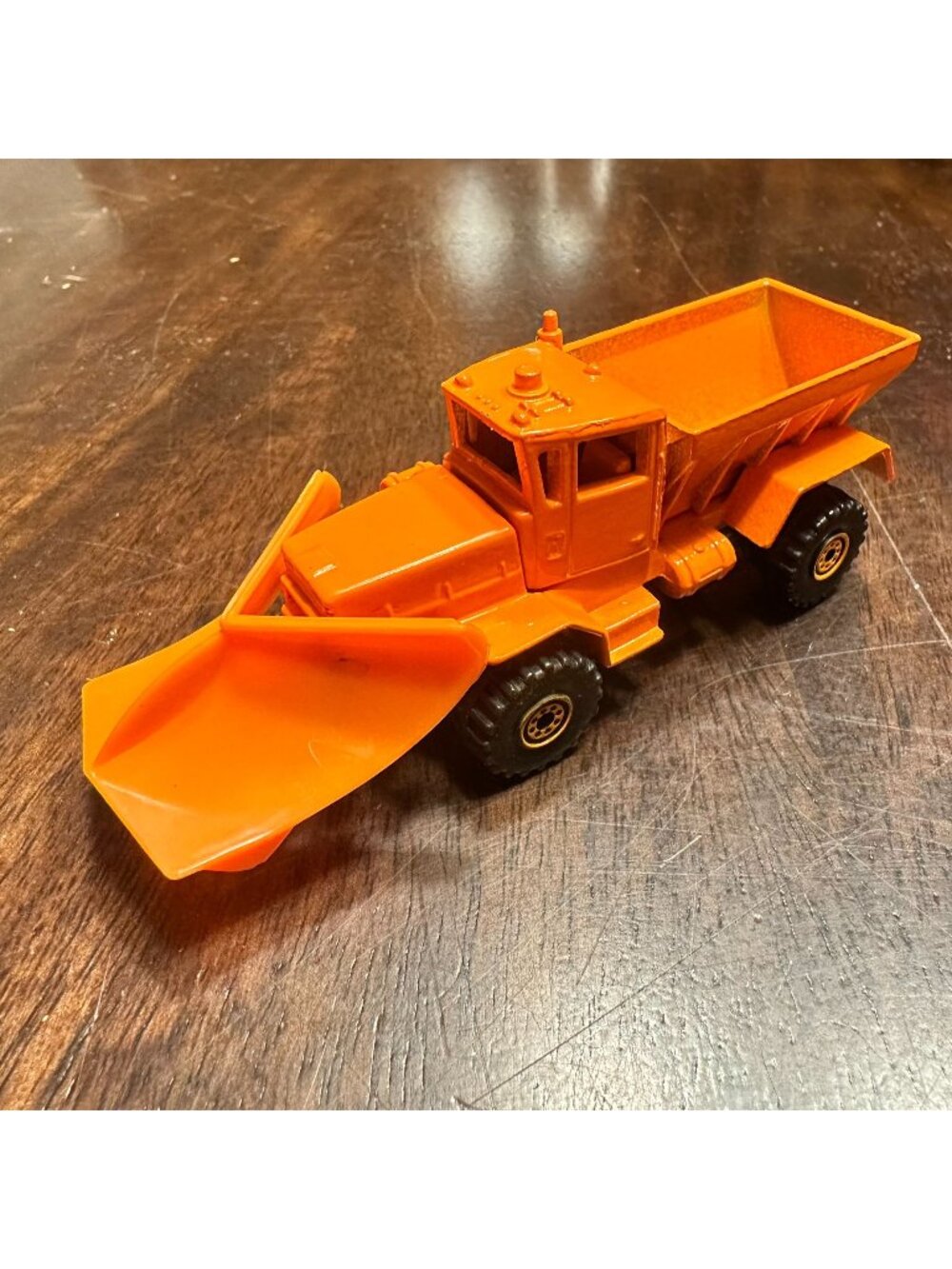 Vintage 1983 Hot Wheels Oshkosh Snow Plow Diecast Truck Orange Mint